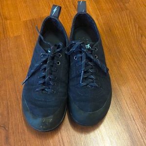 Evolv Approach Shoes